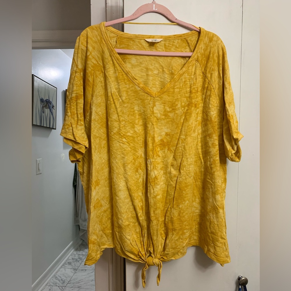 Cute yellow tiedye top!